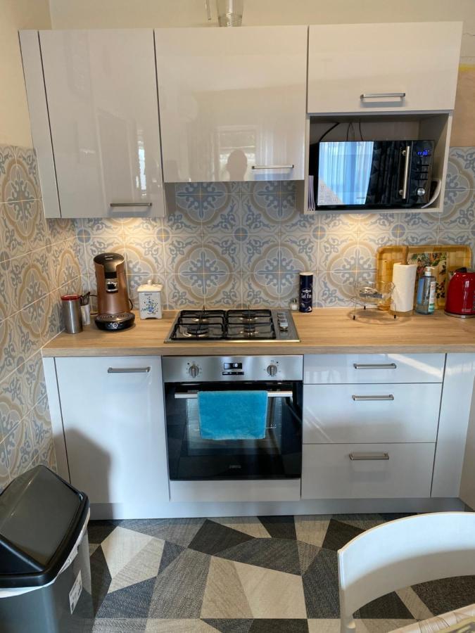One-Bedroom Apartment Near Atomium Brussel Bagian luar foto
